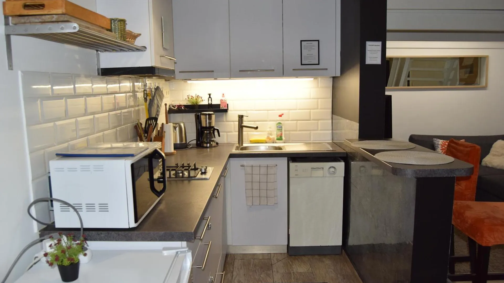 Apartment Castlehill Apartman The Perfect Blend Of Urban Living And Sightseeing Convenience Budapest Ungarn