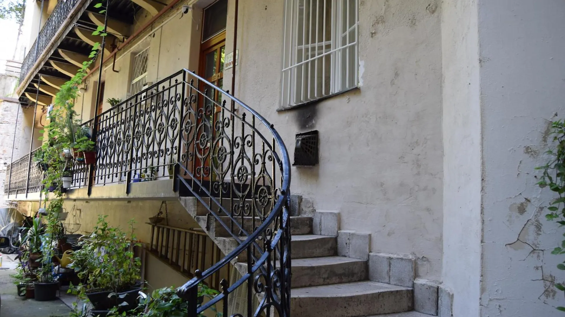 Castlehill Apartman The Perfect Blend Of Urban Living And Sightseeing Convenience Budapest Apartment